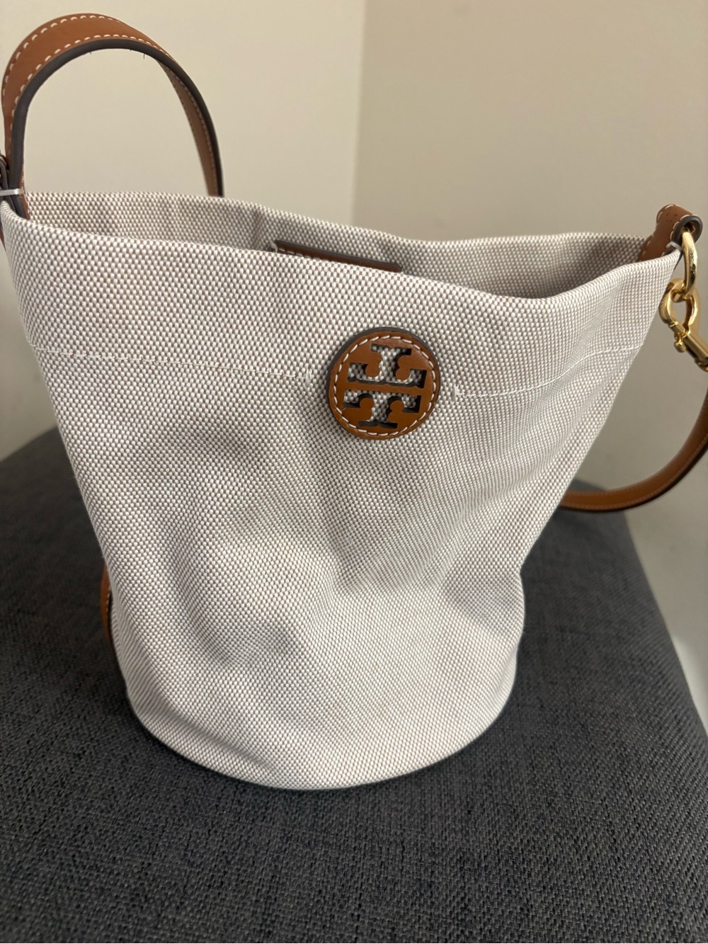 Tory Burch Beige Blank Canvas Bucket Crossbody Purse Pre Owned